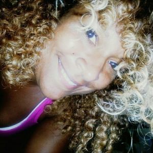 Meet your Posher, Tiara